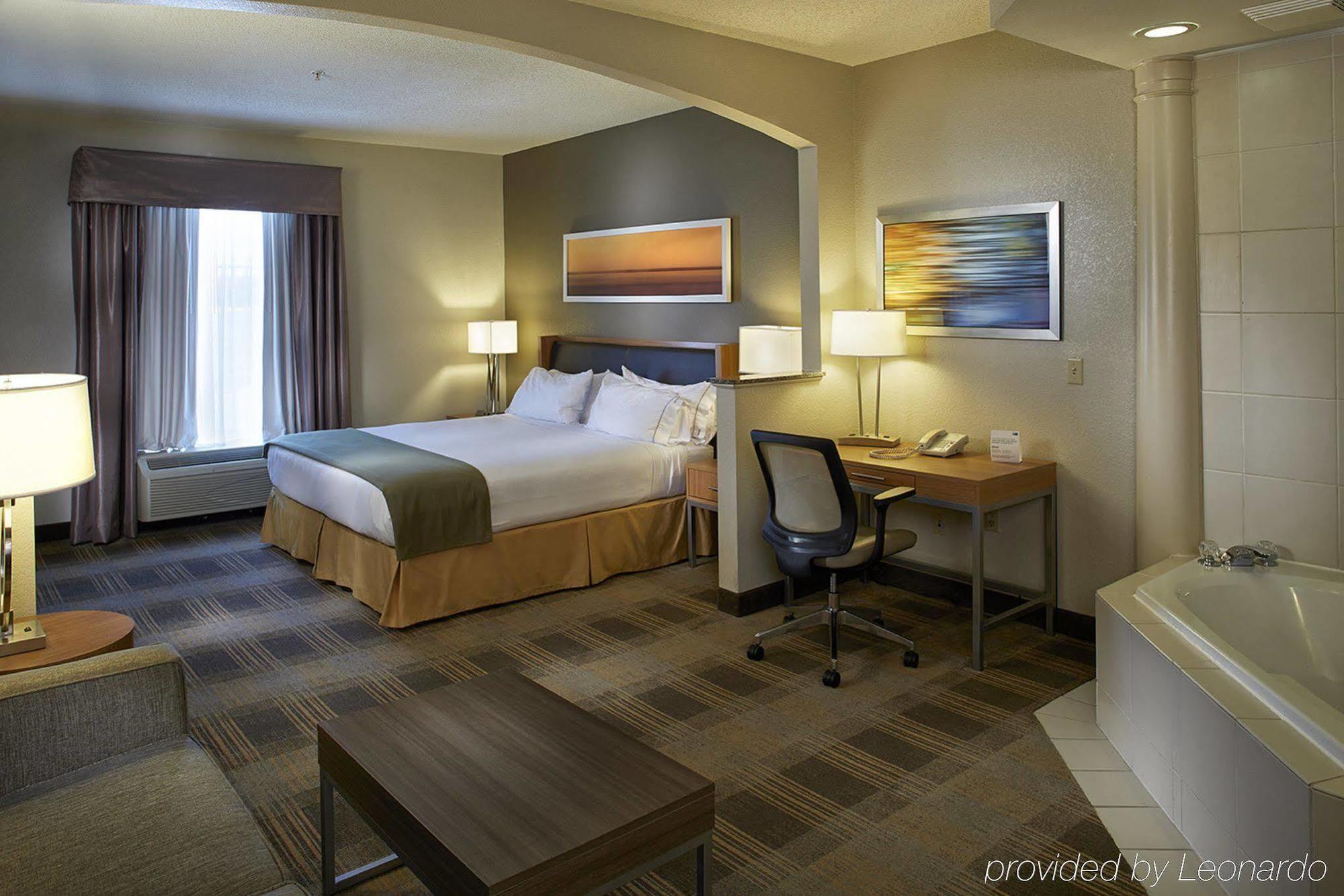 Holiday Inn Express & Suites Orangeburg By Ihg מראה חיצוני תמונה